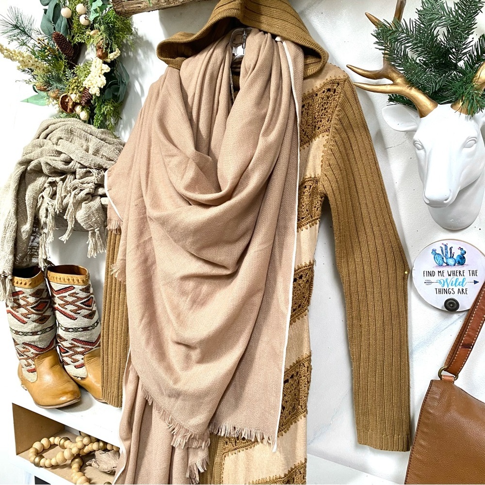 ZARA large blanket scarf/body wrap w cottage cabin vibe - Picture 5 of 13